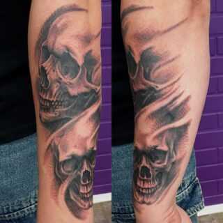 Pääkallo hihan ensimmäinen erä💀💀
-Sami

#skulltattoo #skulls #skullsleeve #realistictattoo #blackandgreytattoo #sleevetattoo #rottentattoostudio #tattoo #tattooideas #tattooinspiration #tattoos #tattooart #tattooed #tattooartist #tattoolife #tattoosleeve #tattoorealistic #kwadronneedles #equlizertattoopen #tatuointi #tatuointikuopio#criticaltorque #tatuointikuopio