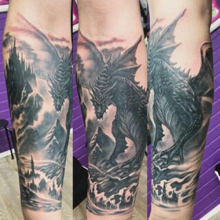 Fantasy hihan erä 2 ⚔️🛡️
-Sami 

#fantasyart #fantasytattoo #dragon #dragontattoo #darkfantasy #realistictattoo #blackandgreytattoo #sleevetattoo #rottentattoostudio #tattoo #tattooideas #tattooinspiration #tattoos #tattooart #tattooed #tattooartist #tattoolife #tattoosleeve #tattoorealistic #kwadronneedles #equlizertattoopen #tatuointi #tatuointikuopio#criticaltorque #tatuointikuopio #skyrim