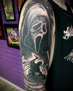 Ghost Face 🔪
-Sami

#ghostface #ghostfacetattoo #scream #screammovie #screamtattoo #horrormovies #slashermovies #blackandgreytattoo #sleevetattoo #rottentattoostudio #tattoo #tattooideas #tattooinspiration #tattoos #tattooart #tattooed #tattooartist #tattoolife #tattoosleeve #tattoorealistic #kwadronneedles #equlizertattoopen #tatuointi #tatuointikuopio#criticaltorque #tatuointikuopio #misfits
