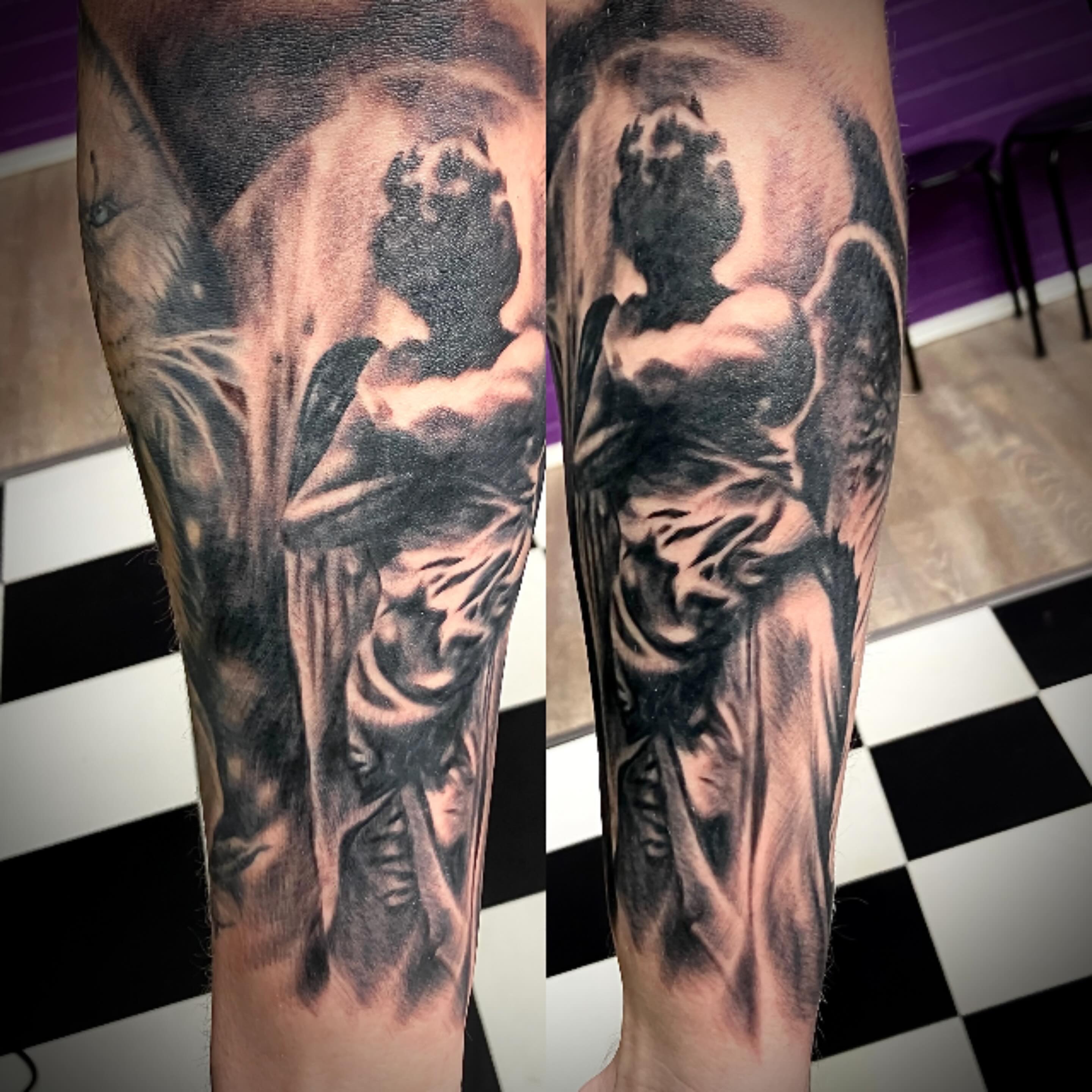 Enkeli hommia -Sami

#angel #angeltattoo #realistictattoo #blackandgreytattoo #sleevetattoo #rottentattoostudio #tattoo #tattooideas #tattooinspiration #tattoos #tattooart #tattooed #tattooartist #tattoolife #tattoosleeve #tattoorealistic #kwadronneedles #equlizertattoopen #tatuointi #tatuointikuopio#criticaltorque #tatuointikuopio